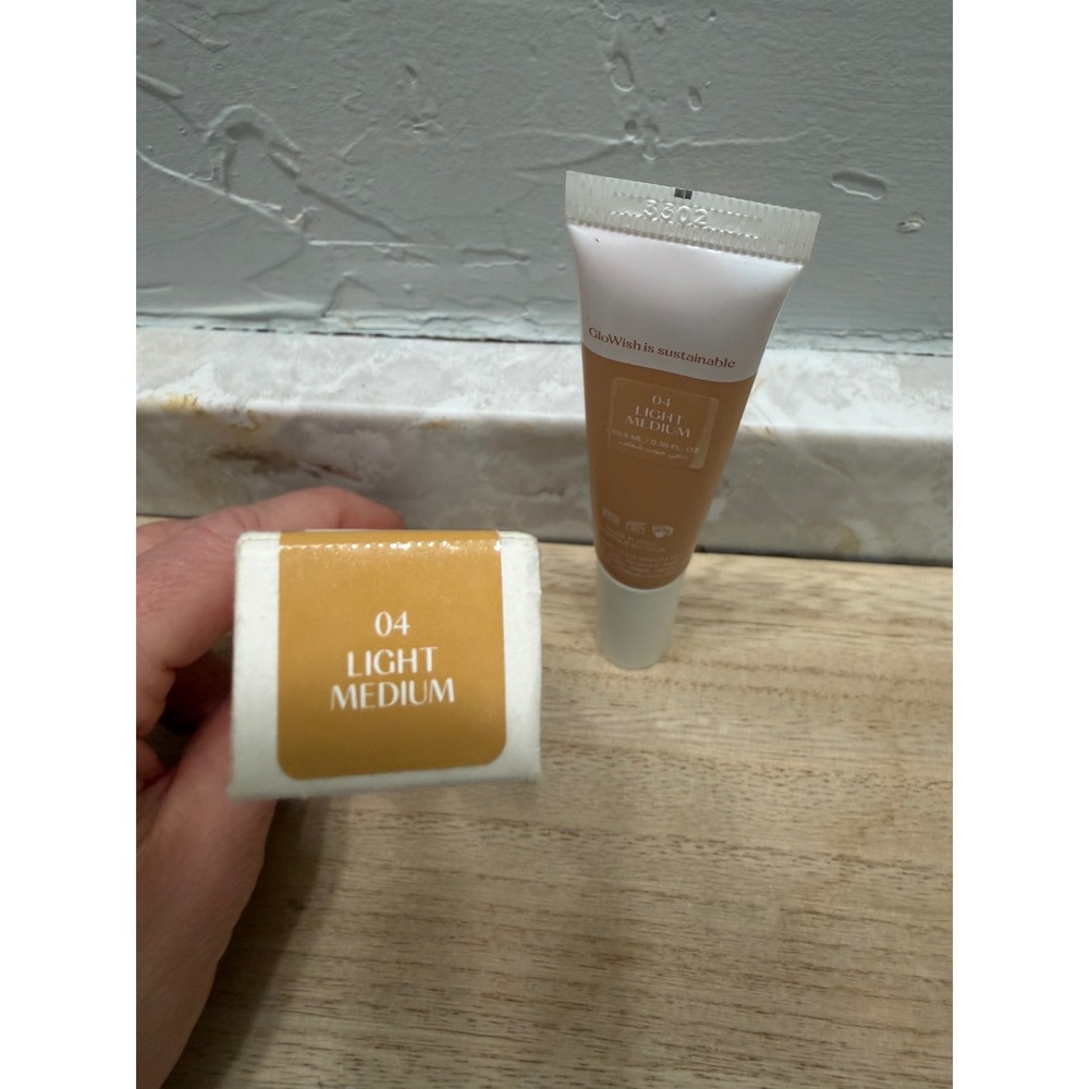 GLOWISH by HUDABEAUTY Brightlight Sheer Concealer 04 Light Medium 0.35 Fl Oz New - Picture 2 of 4